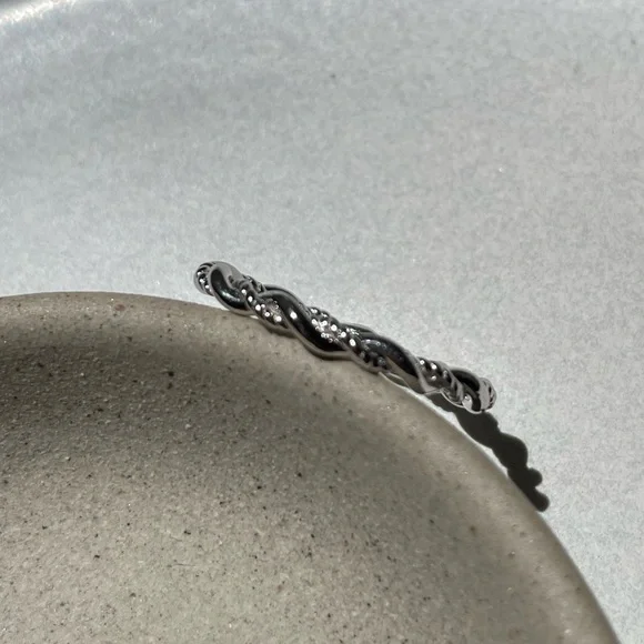 Twist 925 Sterling Silver Ring - Picture 3 of 6